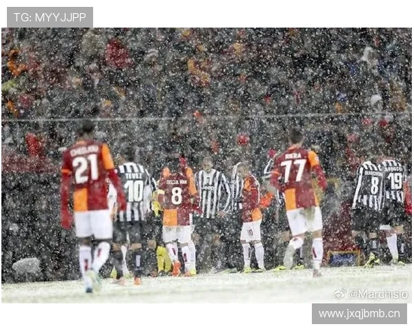 那不勒斯欧冠突破难点：竞争加剧与表现波动影响赛季走势