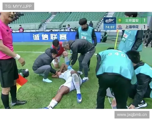 申花高层震怒!战术摇摆引发球迷不满,谁在拖垮上海王牌? 申花高层震怒!战术摇摆引发球迷不满,谁在拖垮上海王牌?