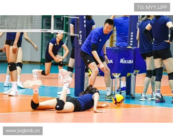 李盈莹训练完直接拎爱马仕去吃米其林，这日子谁顶得住啊