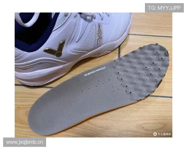 戴资颖打完比赛直接去逛爱马仕，球鞋还没换