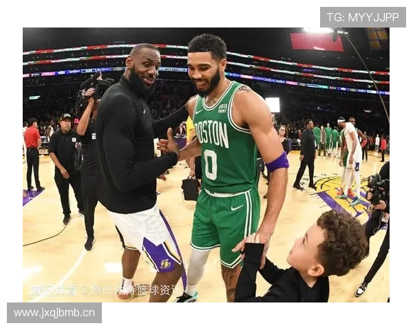 塔图姆挡拆单打拉开空间力压詹姆斯